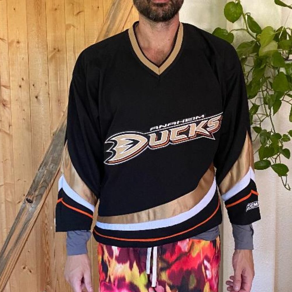 CCM Authentic NHL Anaheim Ducks Black Hockey Jersey Mens (S) Sewn